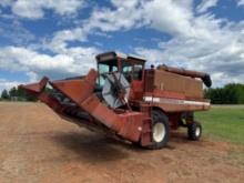 International 1420 Combine