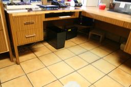 LOT CONSISTING OF OFFICE FURNITURE INCLUDING
