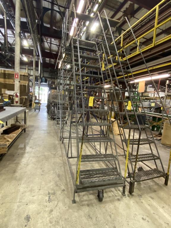ROLLING STAIRS 12' (GREY)