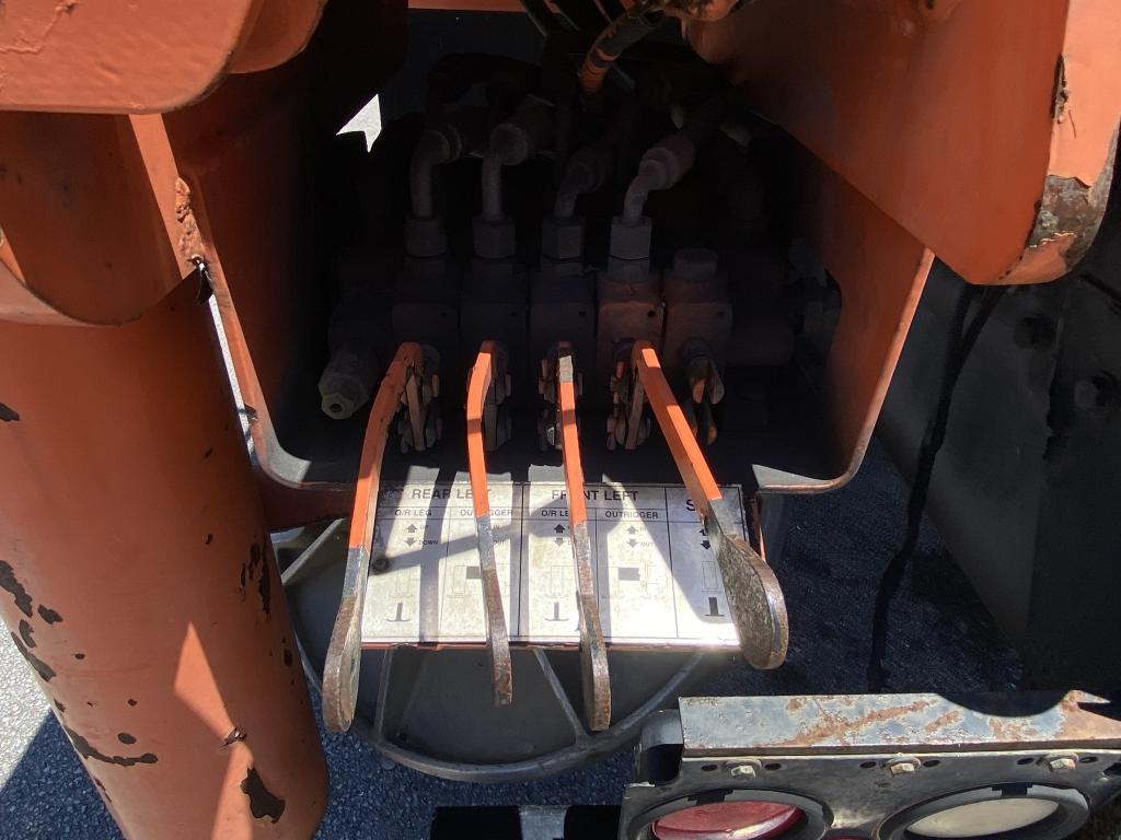 2002 INTERNATIONAL CRANE (MODEL 1300) TRUCK (TRUCK 11)