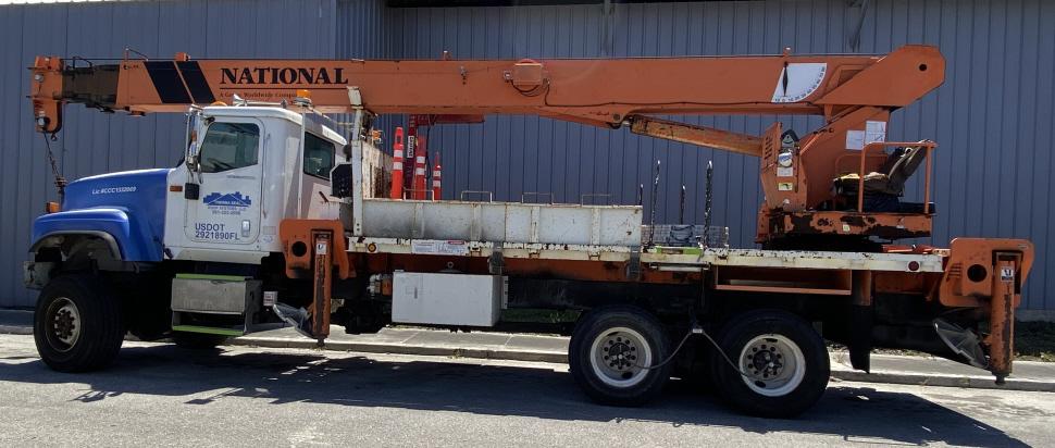 2002 INTERNATIONAL CRANE (MODEL 1300) TRUCK (TRUCK 11)