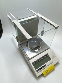 METTLER TOLEDO MODEL CB203/A PRECISION GEM SCALE,