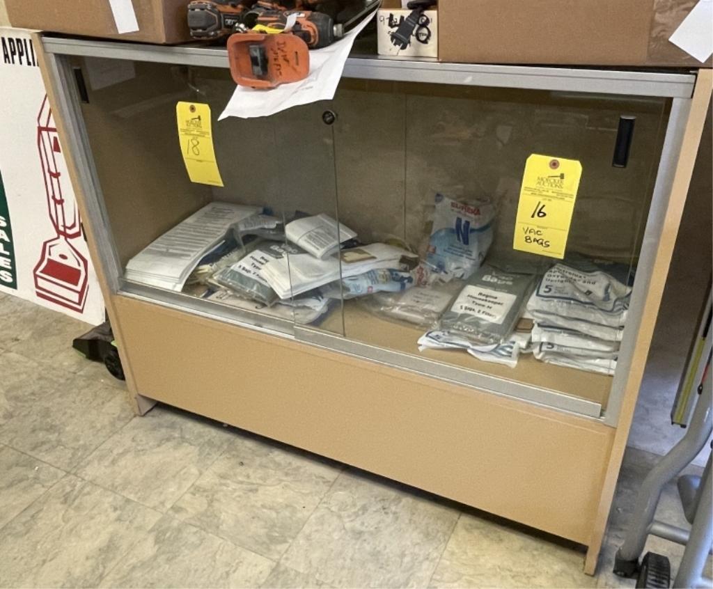WIRE METRO RACK AND GLASS DISPLAY