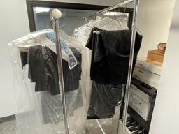 ROLLING GARMENT RACK