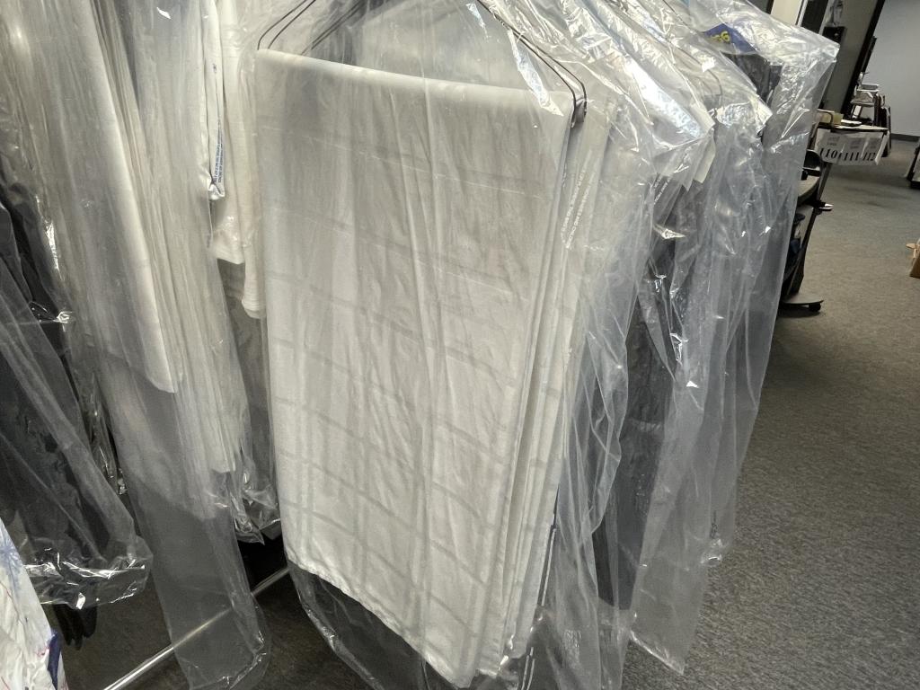ROLLING GARMENT RACK