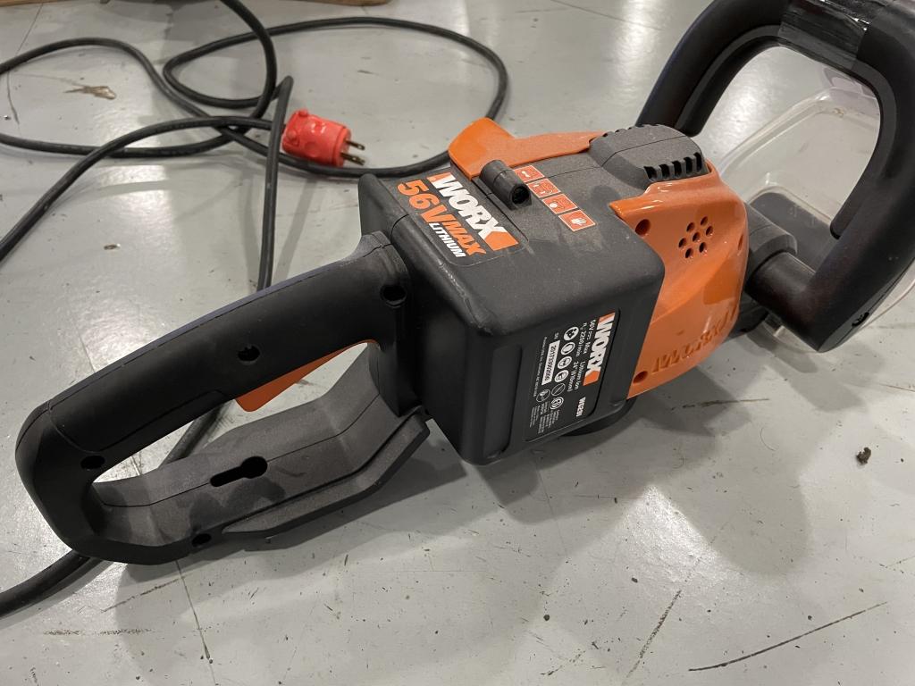 WORX CORDLESS HEDGE TRIMMER