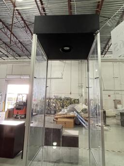LOCKING GLASS CABINET INCLUDES LIGHT