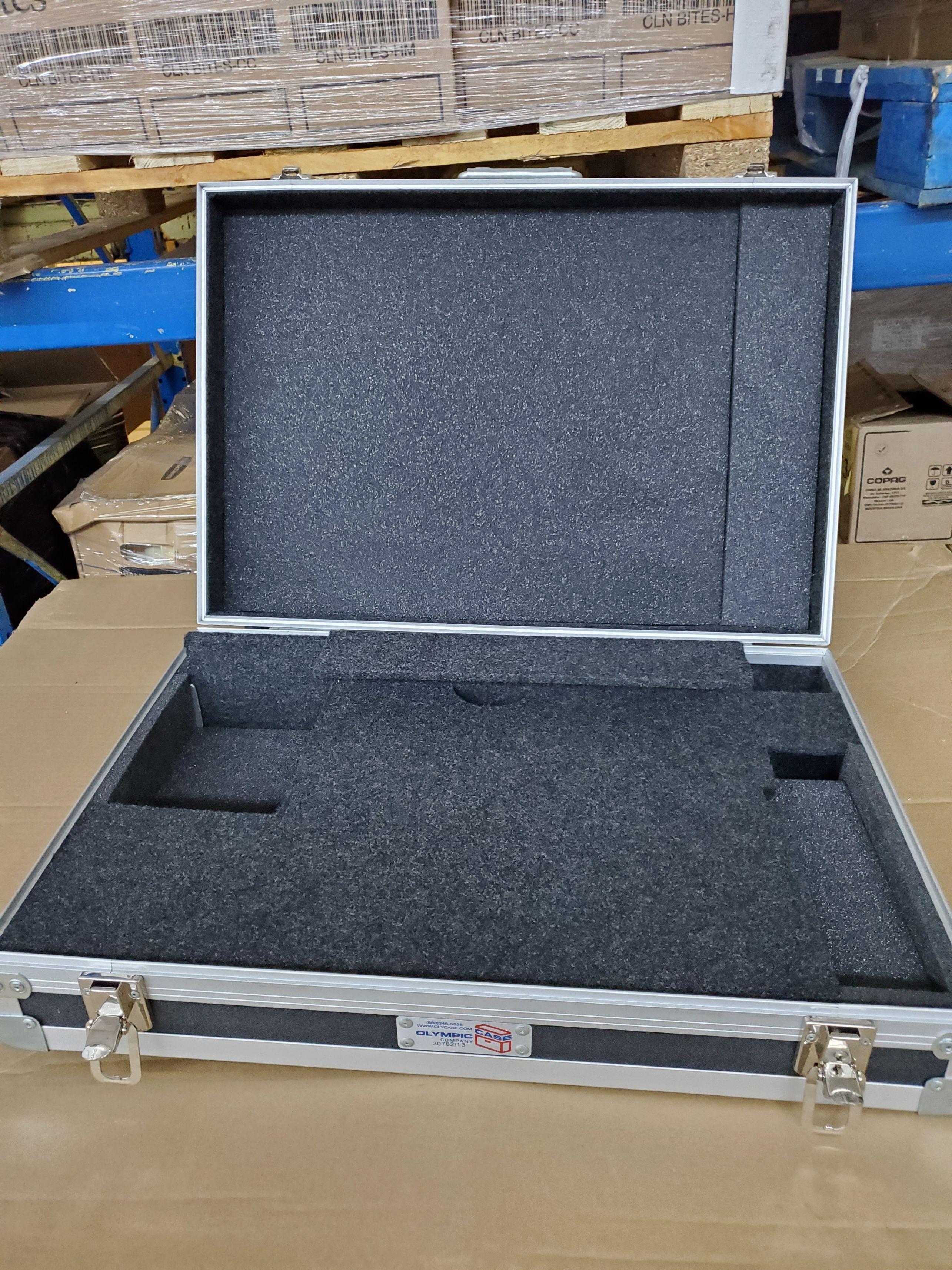 OLYMPIC CASE CO. ROLLING ROAD CASE