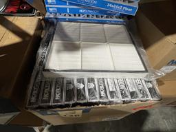 LOT CONSISTING OF AIR PADS AND FILTERS