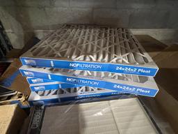 LOT CONSISTING OF AIR PADS AND FILTERS
