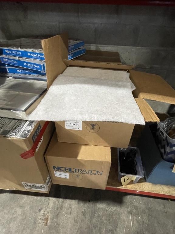 LOT CONSISTING OF AIR PADS AND FILTERS