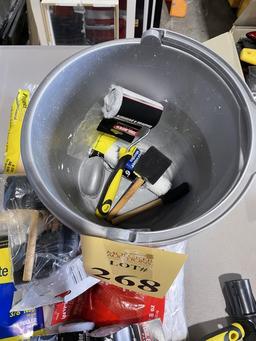 LOT CONSISTING OF ASSORTED PAINTING SUPPLIES