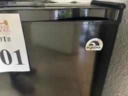 IGLOO SMALL FREE STANDING REFRIGERATOR