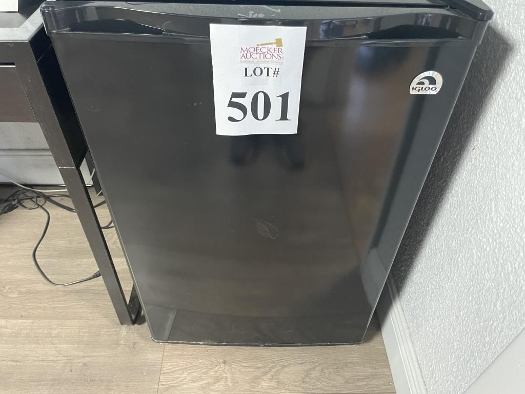 IGLOO SMALL FREE STANDING REFRIGERATOR