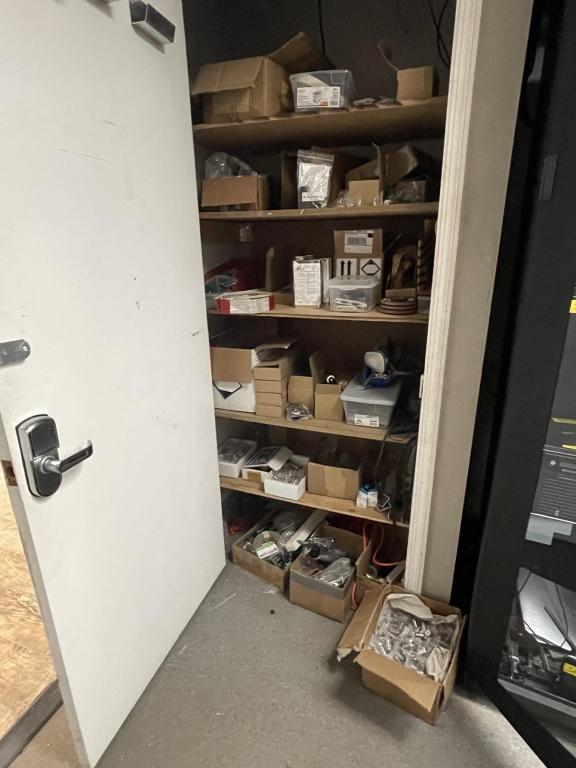 LOT CONSISTING OF CONTENTS OF CLOSET