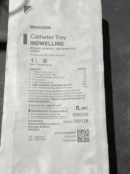 LOT CONSISTING OF CATHETER TRAY