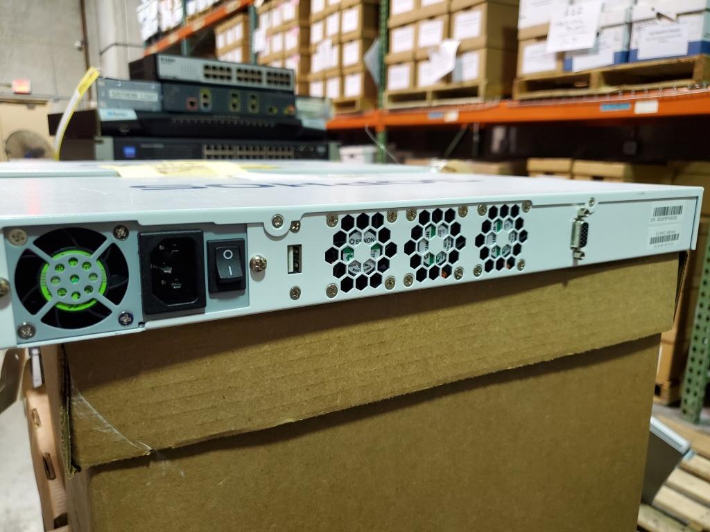 SOPHOS FIREWALL SECURITY APPLIANCE MODEL SG330