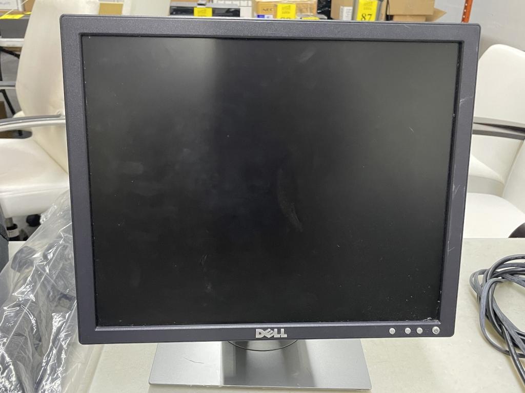 DELL 17" MONITORS ON STAND