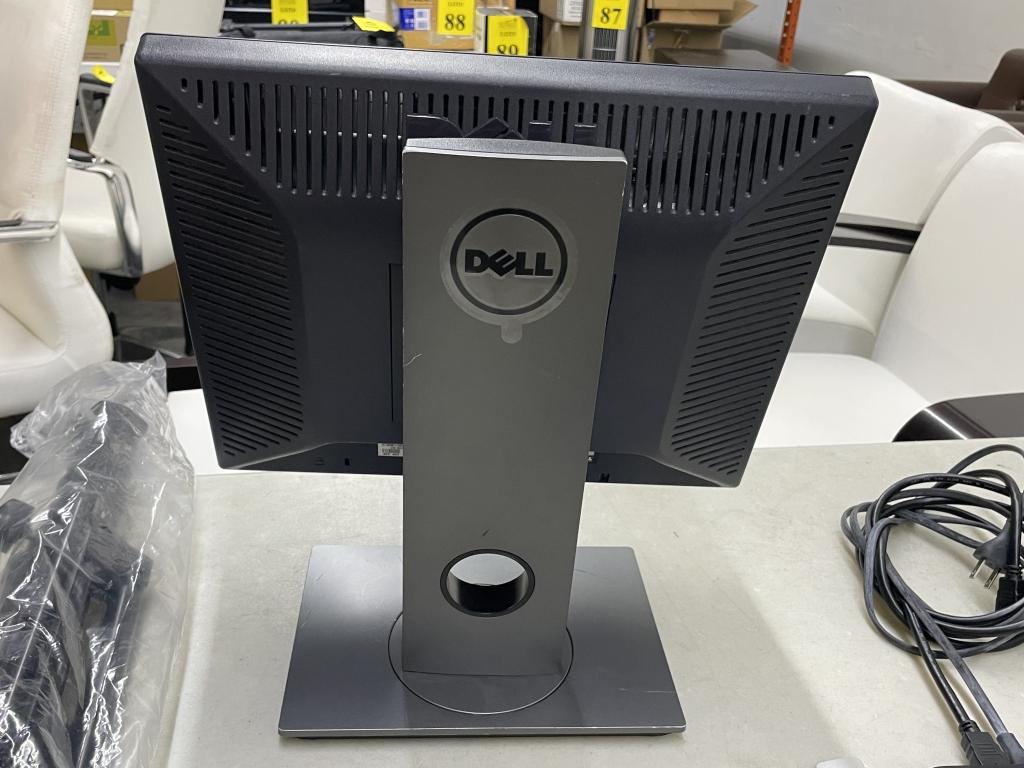 DELL 17" MONITORS ON STAND