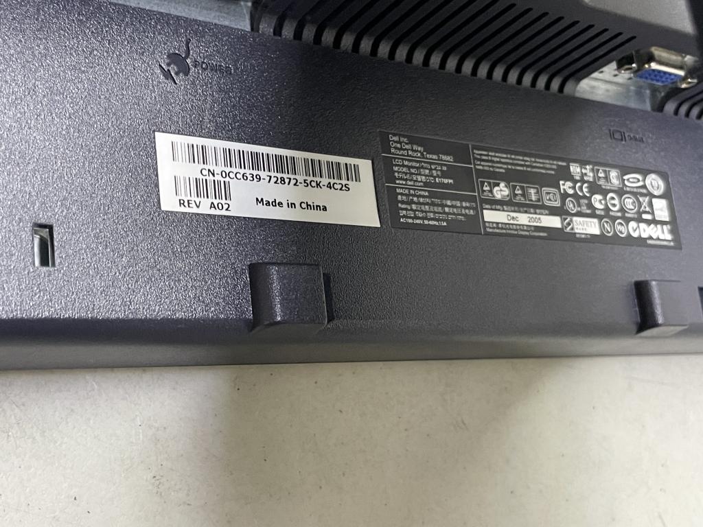 DELL 17" MONITORS ON STAND