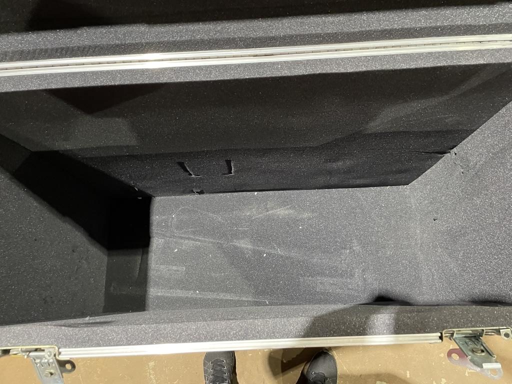 HARD CASE ON CASTERS