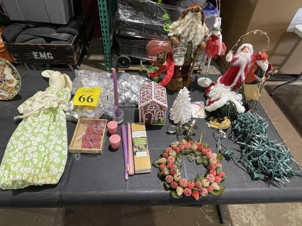 LOT CONSISTING OF ASSORTED HOLIDAY DECORATIONS