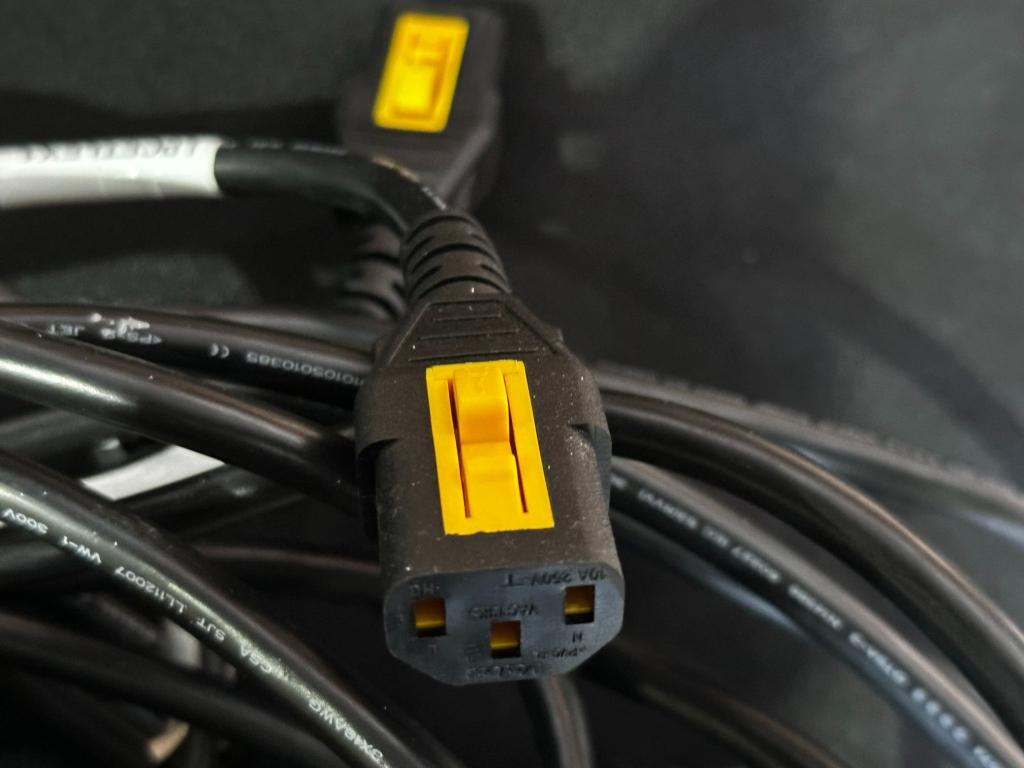 APC RACK PDU