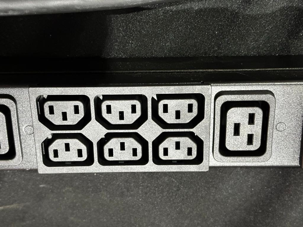 APC RACK PDU