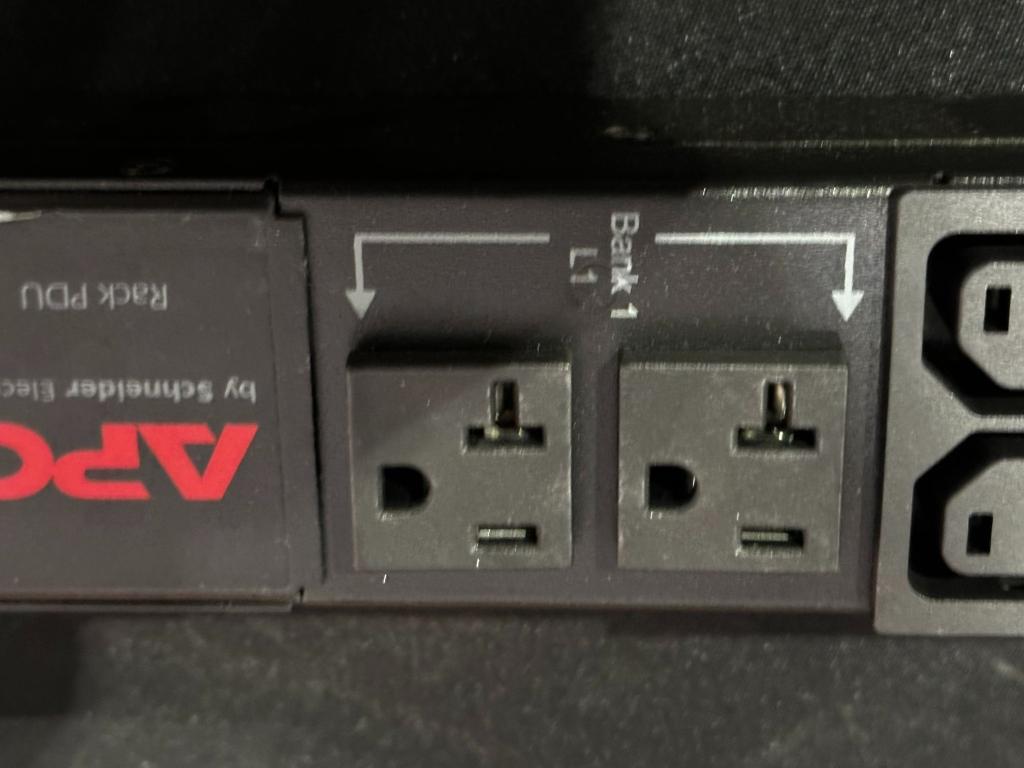 APC RACK PDU