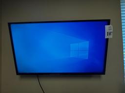 LG HDTV WITH WALL MOUNT BRACKET AND REMOTE