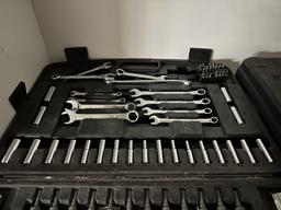 LOT CONSISTING OF RACHETS AND WRENCHES IN CASE