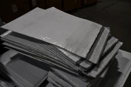 LOT CONSISTING OF ASSORTED SIZE BUBBLE MAILERS