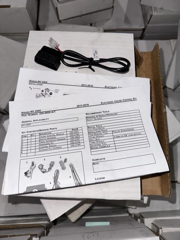 LOT CONSISTING OF ASSORTED AUTOMOTIVE ACCESSORIES (NEW)