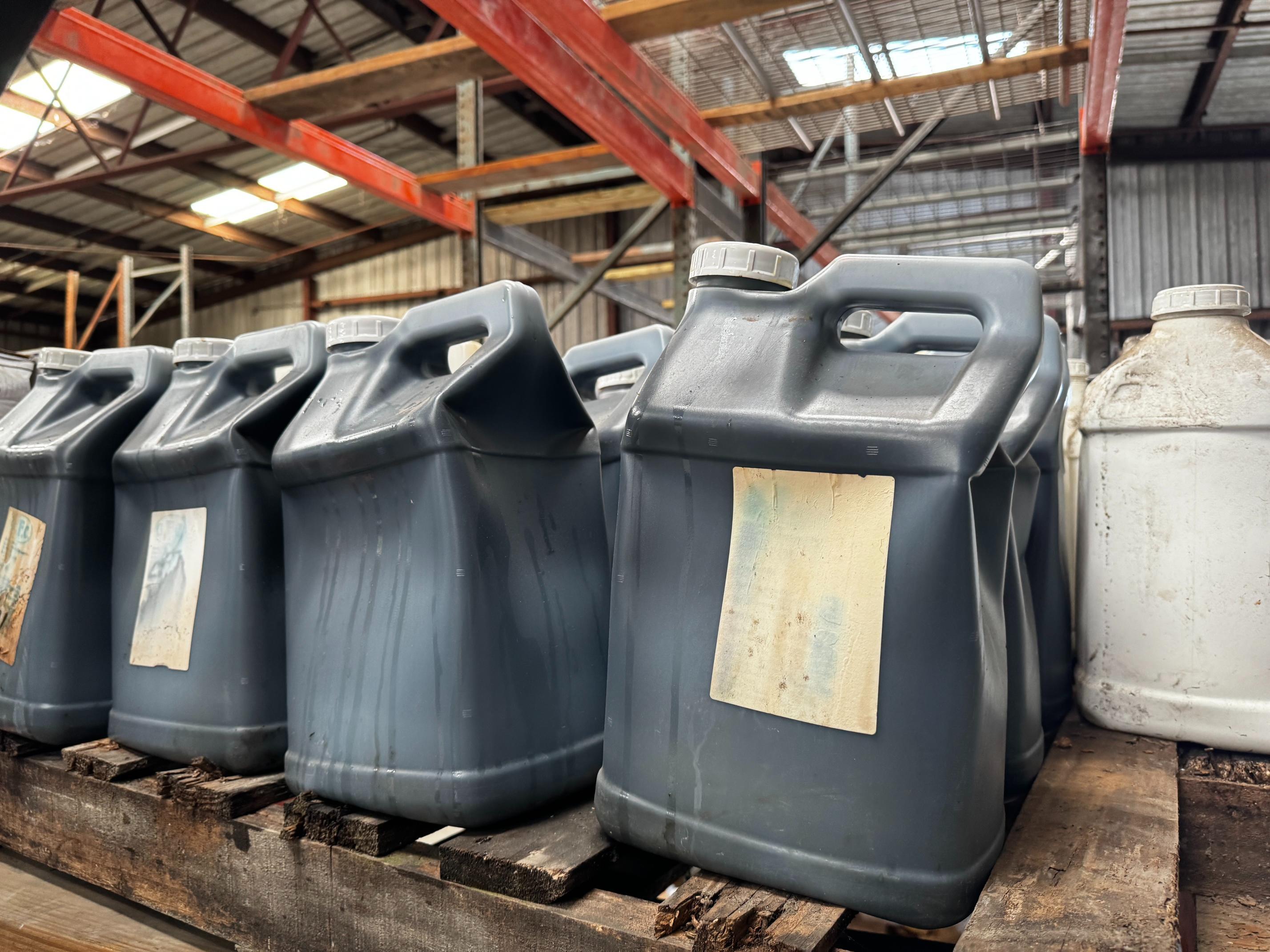 ASSORTED JUGS OF FERTILIZER / INSECTICIDE (YOUR BID X QTY = TOTAL $)