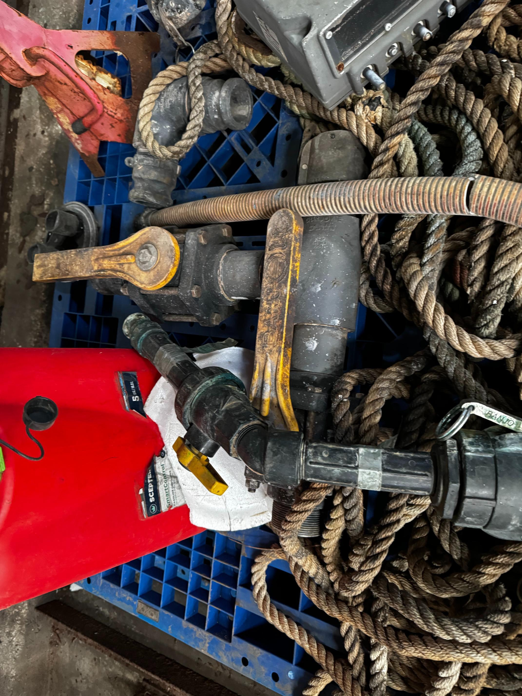 LOT CONSISTING ASSORTED ITEMS