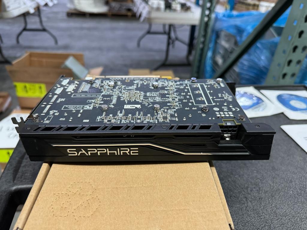 SAPPHIRE GRAPHICS CARD (NEW)