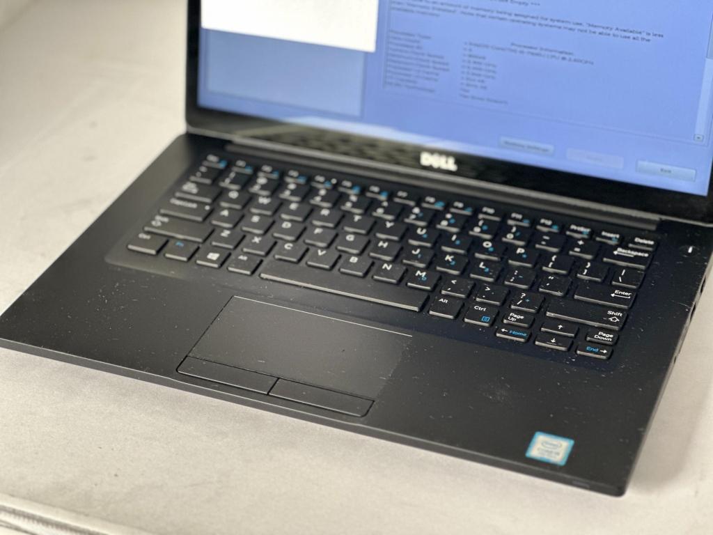 DELL LATITUDE 7480  CORE i5-7TH 256GB SSD,8GB RAM