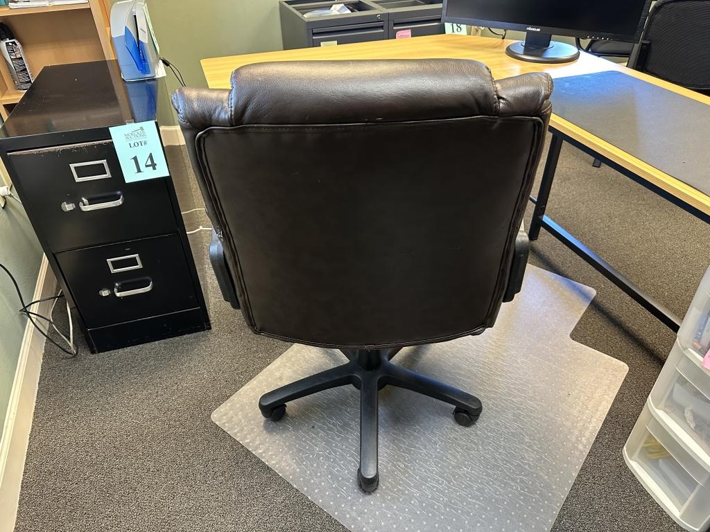 LOT CONSISTING OF L-SHAPED DESK