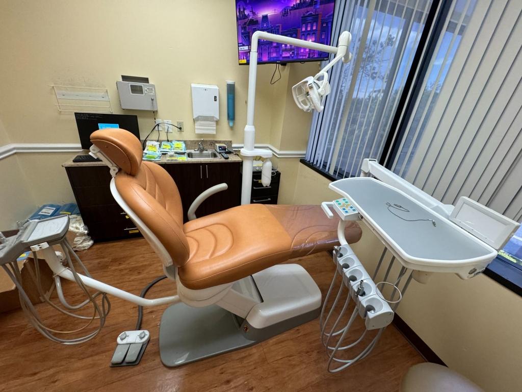 JPS DENTAL CHAIR MODEL JPS3168