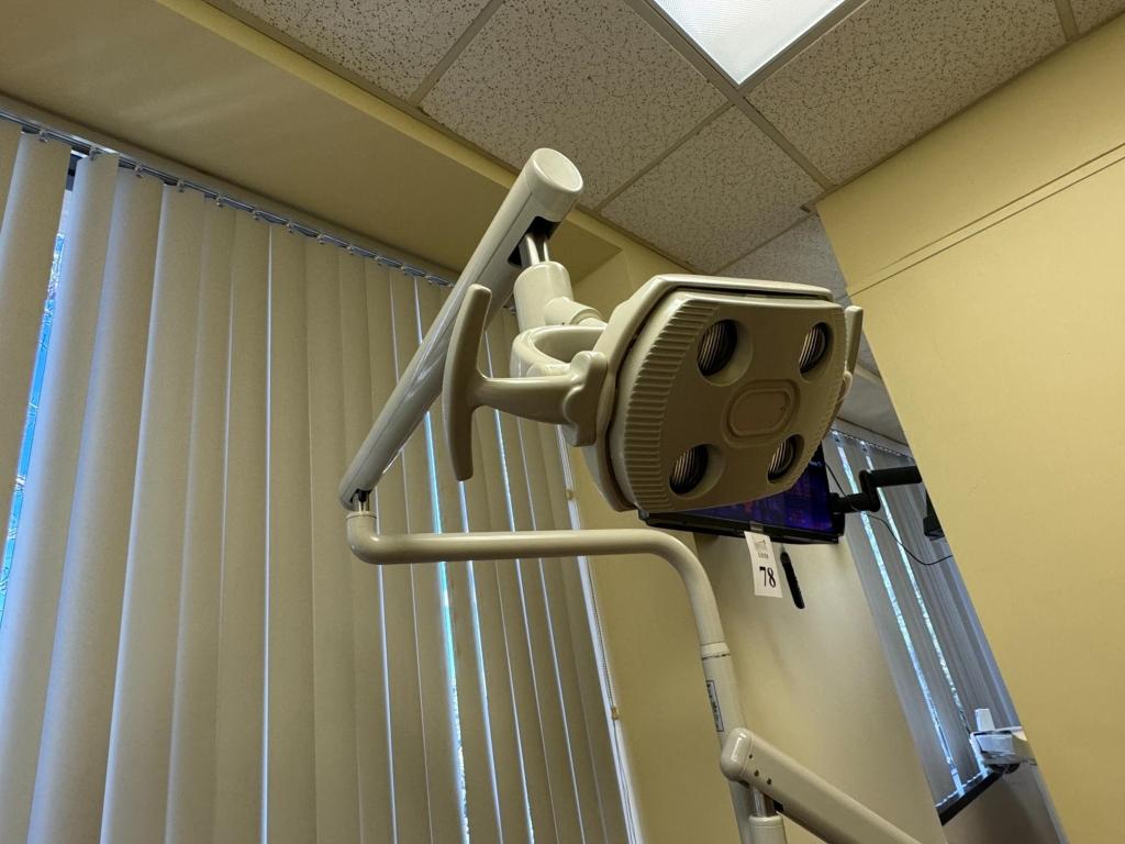 FIRSTSTAR DENTAL PATIENT CHAIR