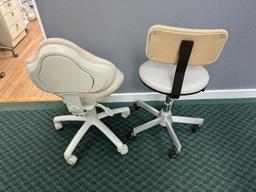 DENTIST ASSISTANTS STOOLS