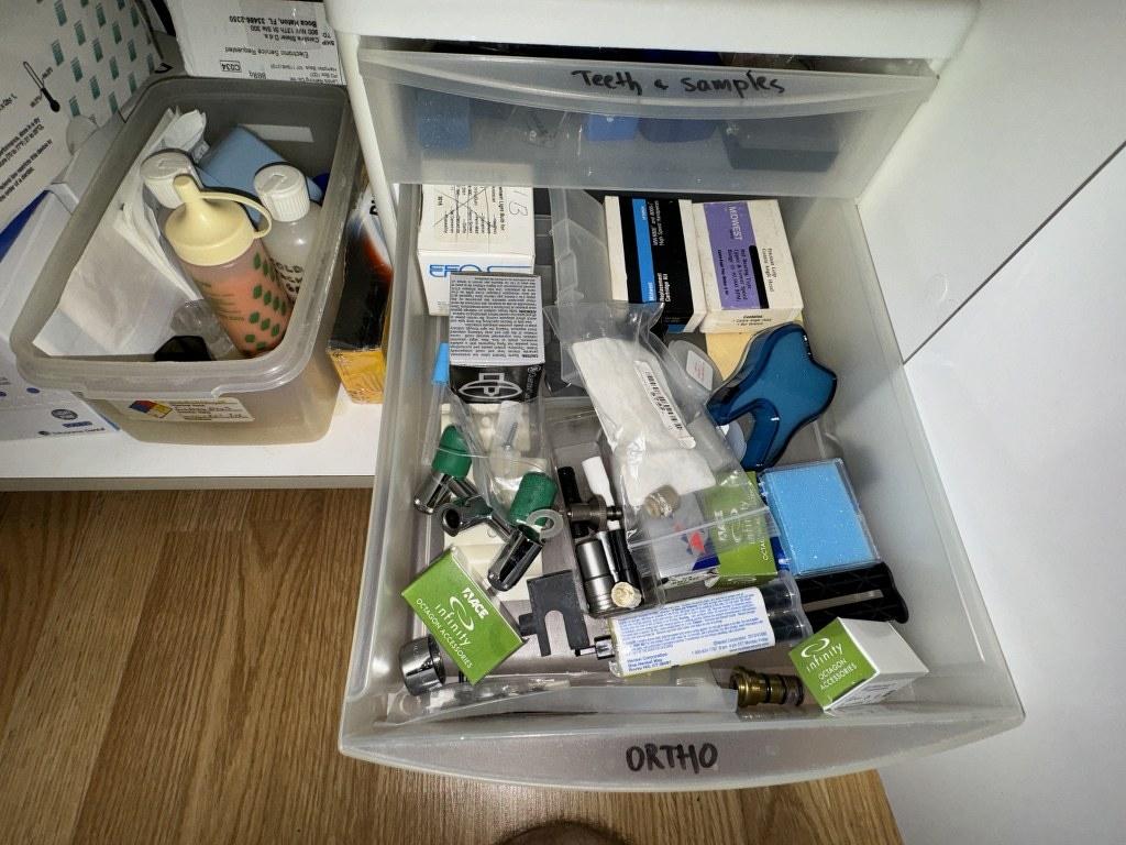 LOT CONSISTING OF DENTAL SUPPLIES IN TWO DRAWER