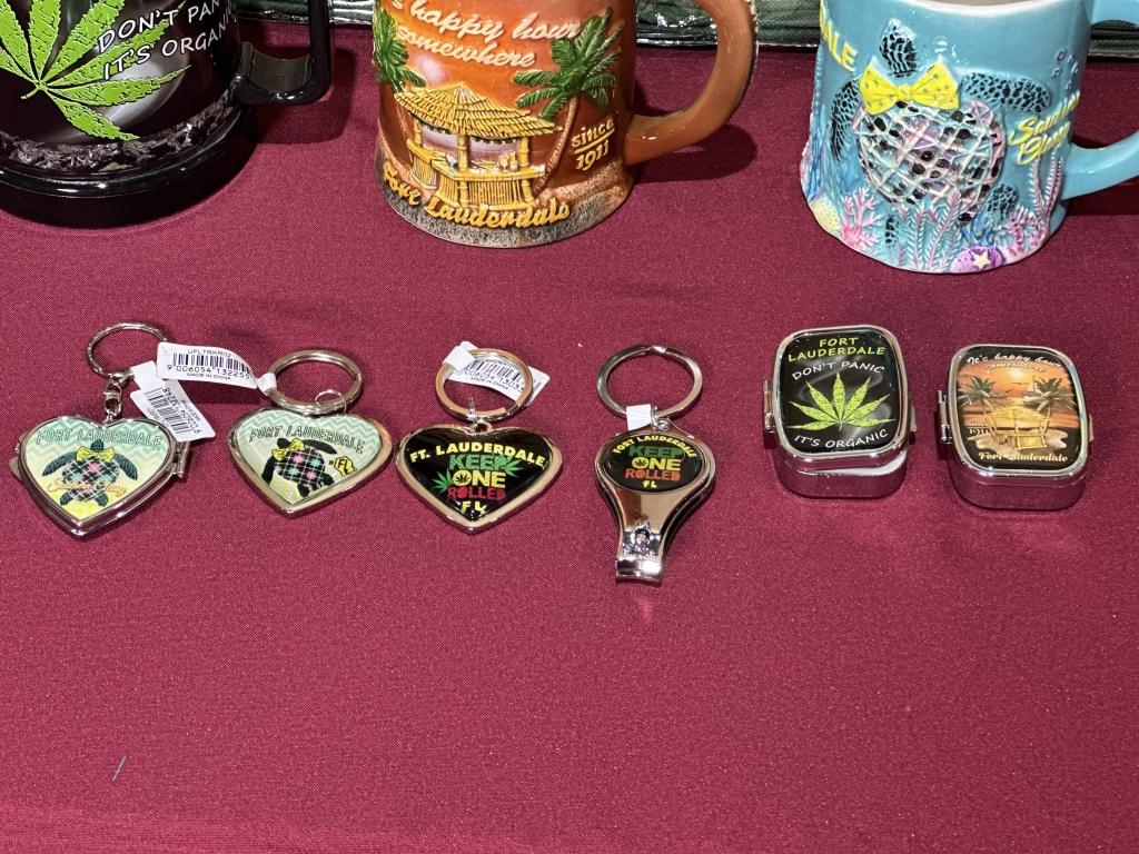 LOT CONSISTING OF ASSORTED BEACH-THEMED SOUVENIRS