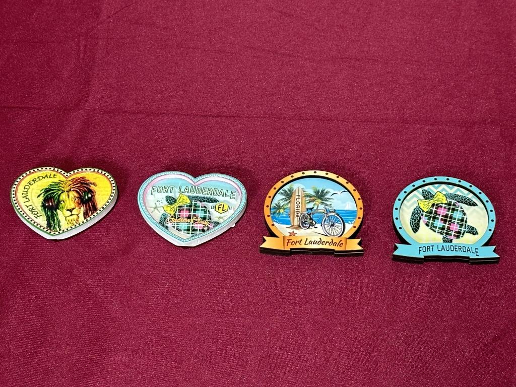 LOT CONSISTING OF ASSORTED BEACH-THEMED SOUVENIRS