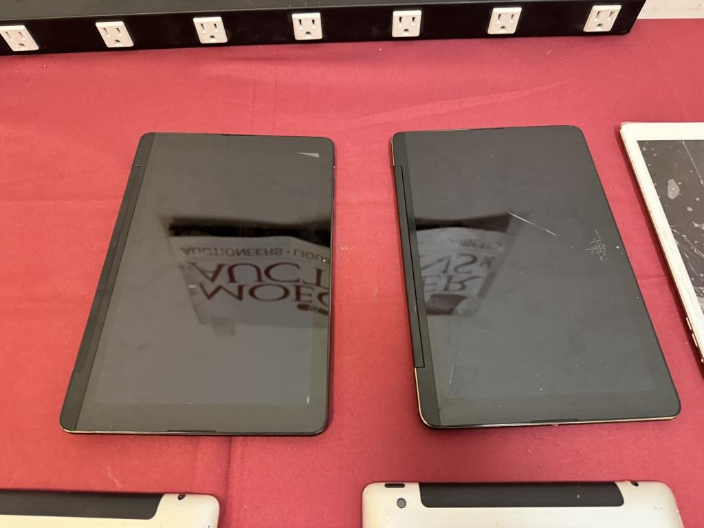 6 Apple iPad and 2 LG Tablets