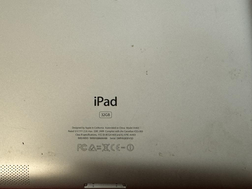 6 Apple iPad and 2 LG Tablets