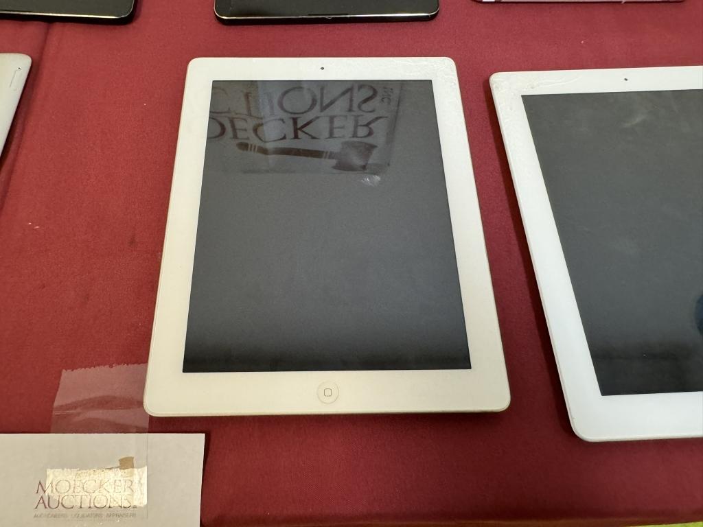 6 Apple iPad and 2 LG Tablets