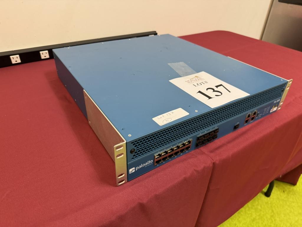 Palo Alto Networks PA-3220 VPN 12X RJ-45 8X SFP+