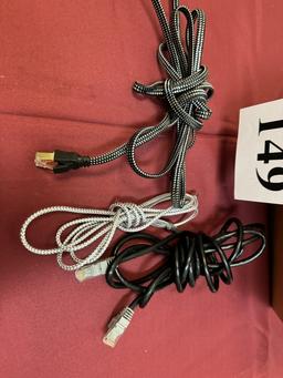 Lot consisting of assorted cables