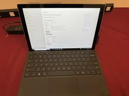 Microsoft Surface Pro 4 Corei7 8GB RAM 256GB SSD